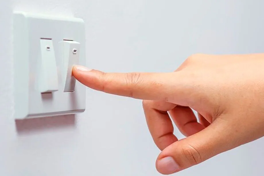 Imagem ilustrativa da imagem Energia elétrica mais cara em agosto com bandeira vermelha 2. Veja como economizar