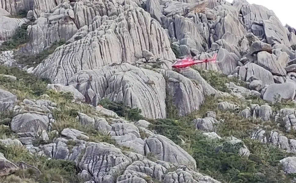 Imagem ilustrativa da imagem Grupo é resgatado de helicóptero em trilha no Parque do Itatiaia