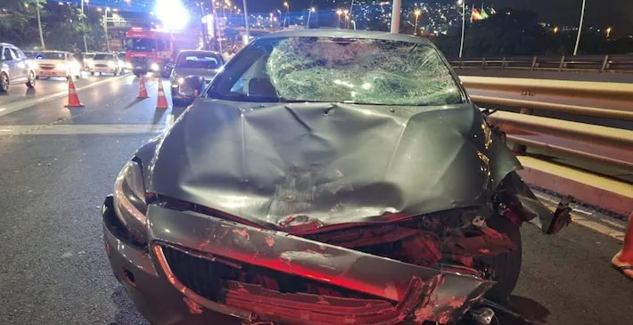 Imagem ilustrativa da imagem Motociclista morre ao ser atingido por carro e cair de ponte em Florianópolis