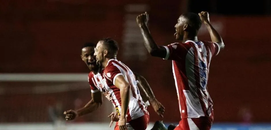 Imagem ilustrativa da imagem Náutico vence o líder Caxias por 2 x 0 e sobe para o 6º lugar na Série C