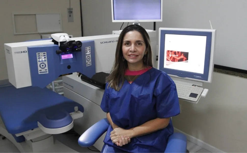 Imagem ilustrativa da imagem Nova cirurgia de cinco minutos para ficar livre dos óculos