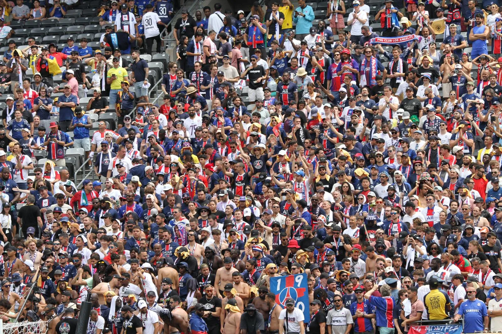 Imagem ilustrativa da imagem O mundo é azul: veja fotos da final da Copa do Mundo de Clubes