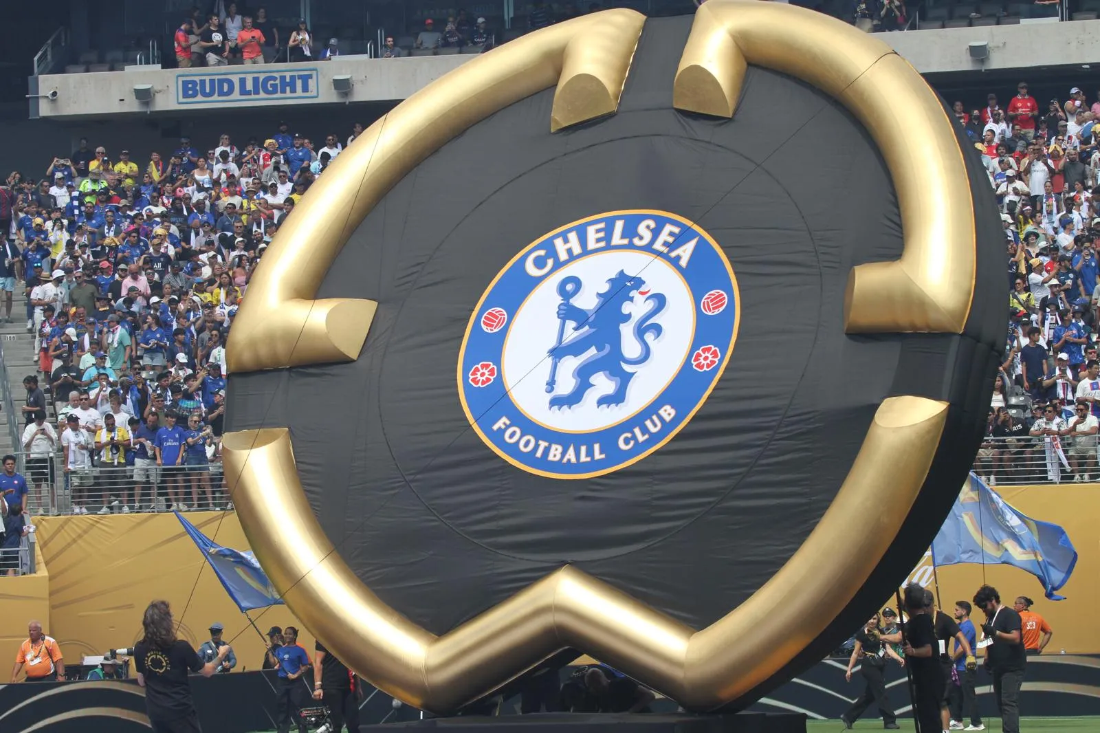 Imagem ilustrativa da imagem O mundo é azul: veja fotos da final da Copa do Mundo de Clubes