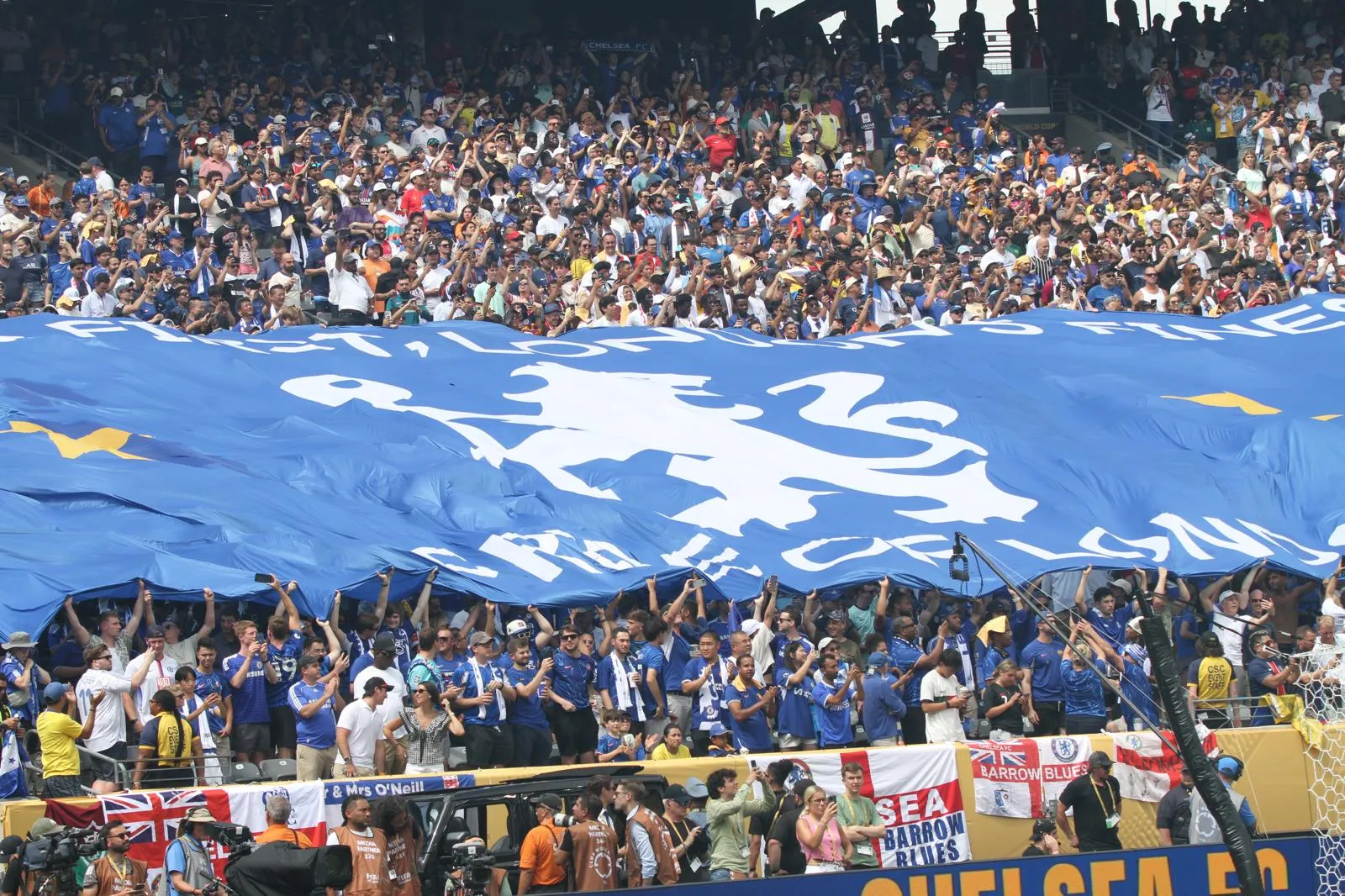 Imagem ilustrativa da imagem O mundo é azul: veja fotos da final da Copa do Mundo de Clubes