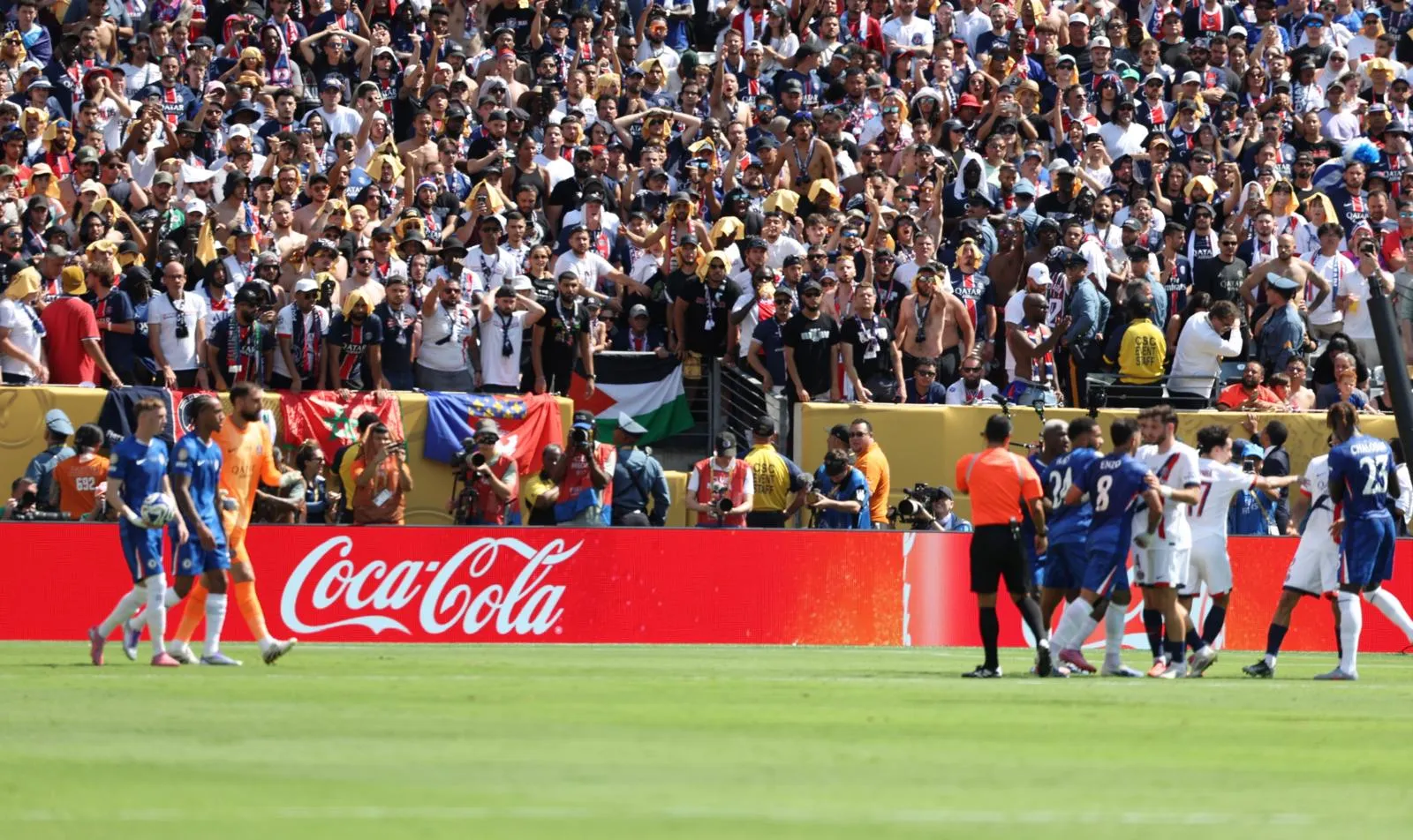 Imagem ilustrativa da imagem O mundo é azul: veja fotos da final da Copa do Mundo de Clubes