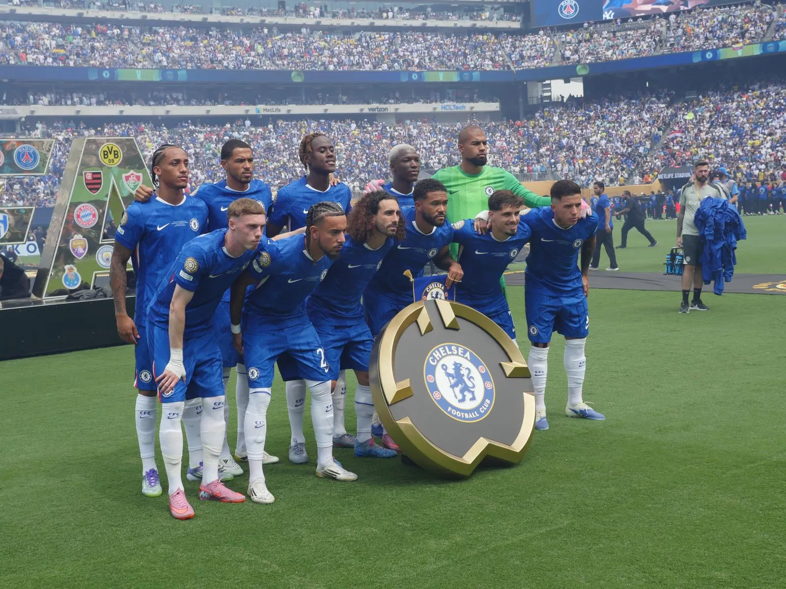 Imagem ilustrativa da imagem O mundo é azul: veja fotos da final da Copa do Mundo de Clubes