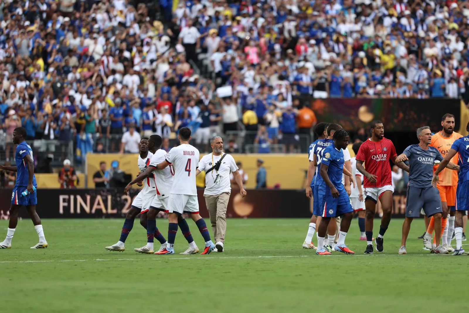 Imagem ilustrativa da imagem O mundo é azul: veja fotos da final da Copa do Mundo de Clubes