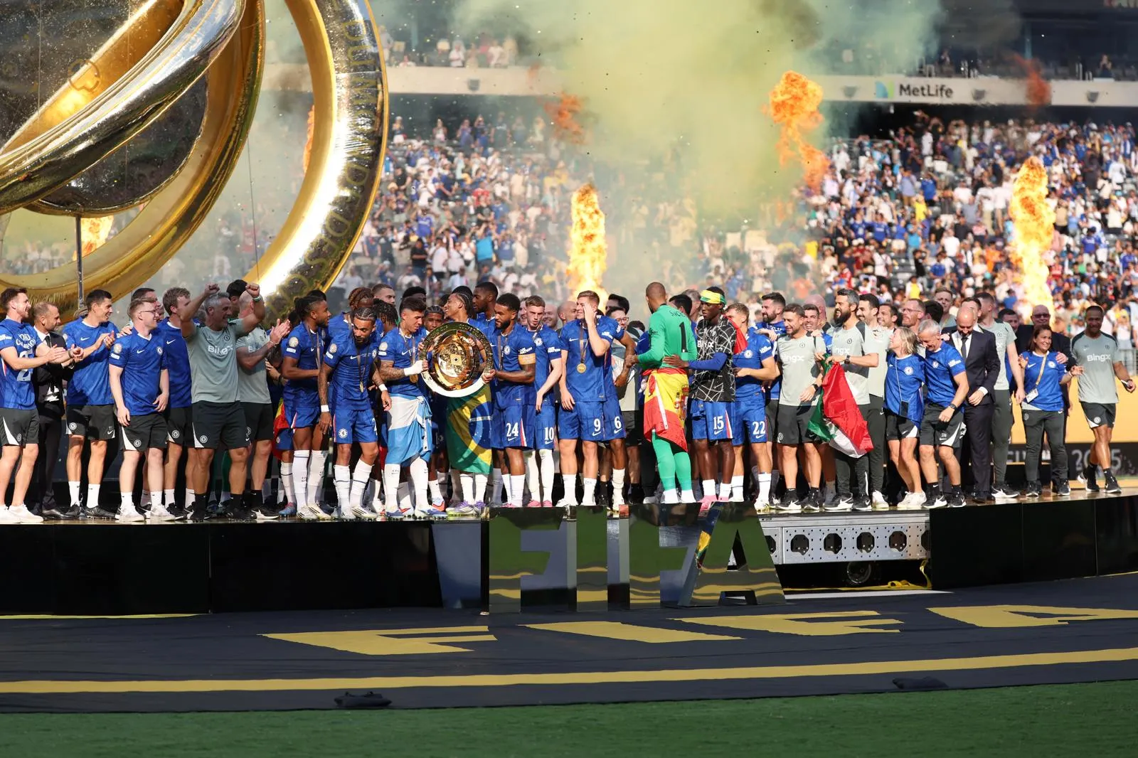 Imagem ilustrativa da imagem O mundo é azul: veja fotos da final da Copa do Mundo de Clubes