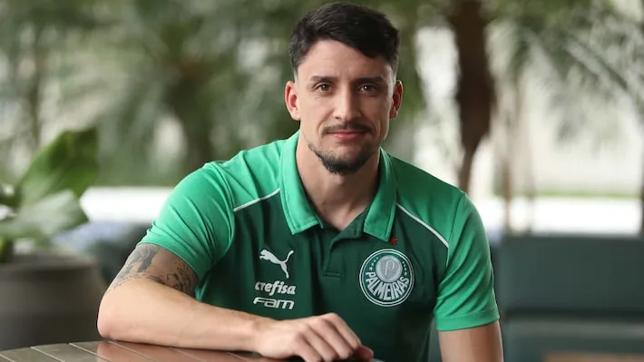 Imagem ilustrativa da imagem Palmeiras afasta investidas estrangeiras e estende contrato de Piquerez até 2030