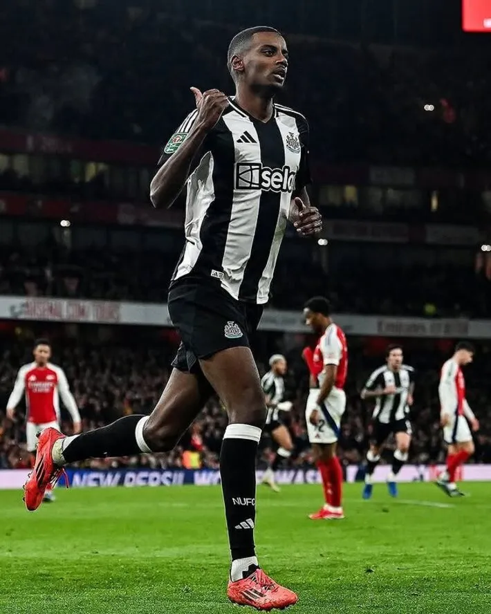 Imagem ilustrativa da imagem Quem é Alexander Isak, atacante sueco que pode custar R$ 893 milhões ao Liverpool