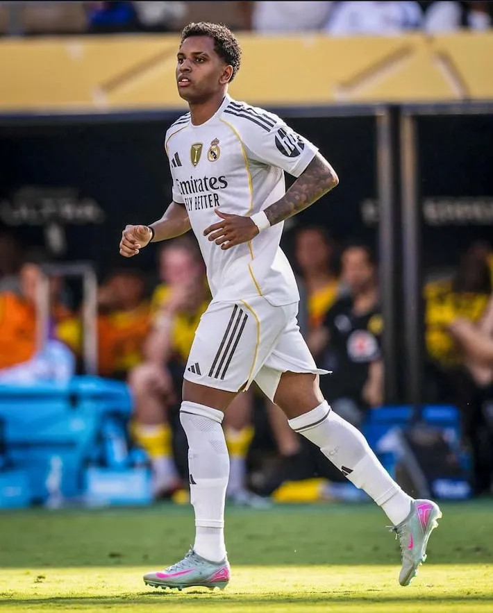 Imagem ilustrativa da imagem Rodrygo é alvo do Tottenham e clube pede autorização ao Real para negociar