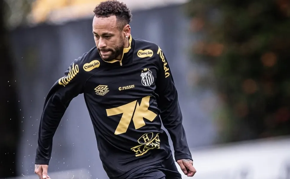 Imagem ilustrativa da imagem Santos e Neymar chegam a Vitória nesta quarta-feira para amistoso