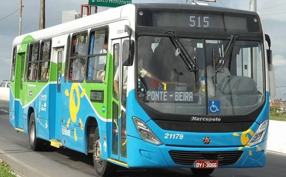 Imagem ilustrativa da imagem Três homens procurados pela justiça são presos dentro de ônibus em Vitória
