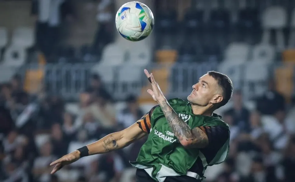 Imagem ilustrativa da imagem Vasco não reverte goleada e dá adeus à Sul-Americana junto ao Bahia