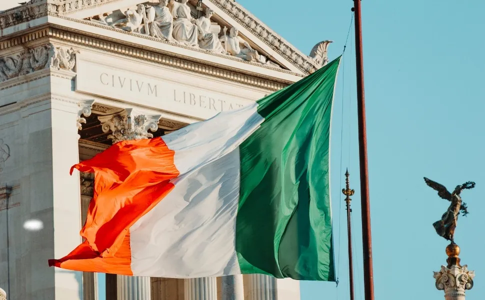 Imagem ilustrativa da imagem Brasileiro morre atropelado por caminhão na Irlanda a caminho do trabalho