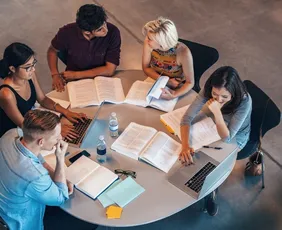 Imagem ilustrativa da imagem Intercâmbio: Secretaria da Educação divulga classificados para fase de entrevistas
