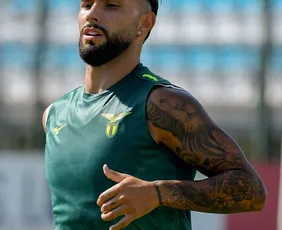 Imagem ilustrativa da imagem Taty Castellanos foi alvo do Palmeiras, desencantou na Europa e pode substituir Pedro no Flamengo