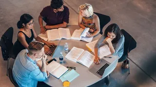 Imagem ilustrativa da imagem Intercâmbio: Secretaria da Educação divulga classificados para fase de entrevistas