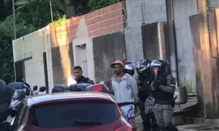 Imagem ilustrativa da imagem Homem flagrado em vídeo de estupro de criança morre dentro de delegacia
