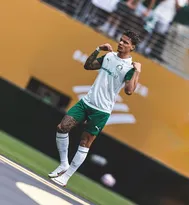 Imagem ilustrativa da imagem Palmeiras negocia Richard Ríos por R$ 195 milhões na maior contratação da história do Benfica