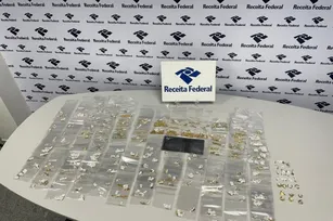 Imagem ilustrativa da imagem Receita Federal retém no Aeroporto do Recife carga de joias avaliadas em R$ 300 mil