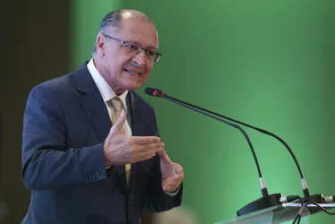 Imagem ilustrativa da imagem Alckmin se reúne com Embraer, JBS, Raízen, Weg e Suzano em encontro sobre tarifaço