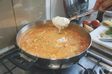 Imagem ilustrativa da imagem Aprenda a fazer uma Lasanha de Camarão que não precisa ir ao forno