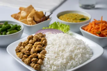 Imagem ilustrativa da imagem Arroz puxa queda da cesta básica em junho nos supermercados, diz Abras
