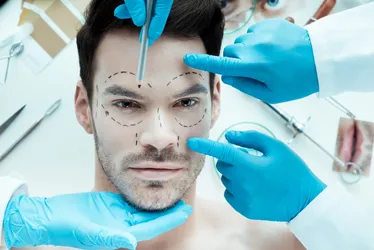 Imagem ilustrativa da imagem Busca por beleza tem mais homens na fila por procedimentos