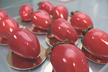Imagem ilustrativa da imagem "Caramelo do morango do amor pode causar fraturas em dentes", alerta CRO-ES
