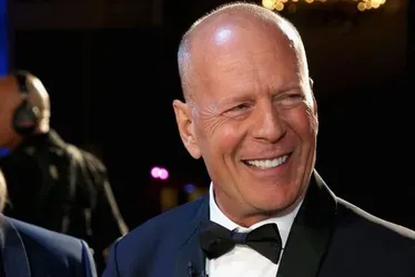 Imagem ilustrativa da imagem Doença avança e Bruce Willis já não fala e nem anda