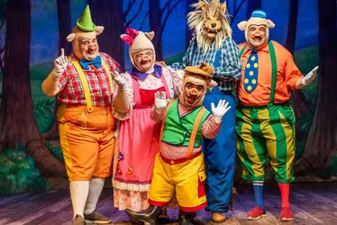 Imagem ilustrativa da imagem Festival de Teatro encerra férias com histórias que encantam crianças e famílias