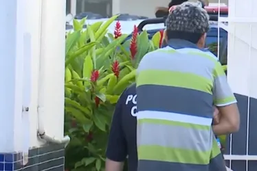Imagem ilustrativa da imagem Homem é preso após tentar matar irmã a pauladas em Vila Velha