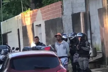 Imagem ilustrativa da imagem Homem flagrado em vídeo de estupro de criança morre dentro de delegacia
