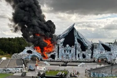Imagem ilustrativa da imagem Incêndio no Tomorrowland destrói palco principal e festival pode ser suspenso