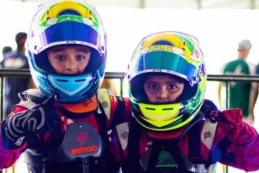 Imagem ilustrativa da imagem Irmãos capixabas estreiam em provas nacionais na Copa Brasil de Kart