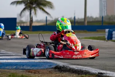 Imagem ilustrativa da imagem Irmãos capixabas estreiam em provas nacionais na Copa Brasil de Kart