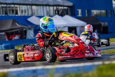 Imagem ilustrativa da imagem Irmãos capixabas estreiam em provas nacionais na Copa Brasil de Kart