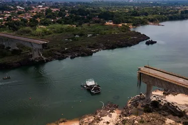 Imagem ilustrativa da imagem Laudo da PF aponta reformas mal executadas e negligência em ponte que caiu no Rio Tocantins, diz TV