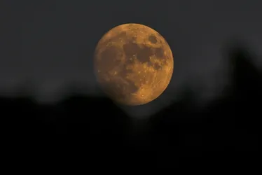Imagem ilustrativa da imagem 'Lua do veado' aparece nesta quinta-feira; saiba qual melhor horário para observar