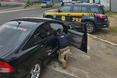 Imagem ilustrativa da imagem Motorista é detido em Cariacica após comprar carro clonado na internet
