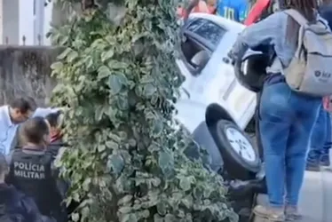 Imagem ilustrativa da imagem Mulher é atropelada em ponto de ônibus em Cariacica