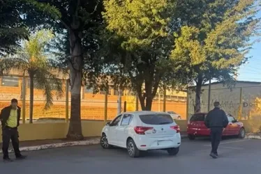 Imagem ilustrativa da imagem Mulher vai dirigindo até unidade do Detran no DF para tirar CNH e é multada