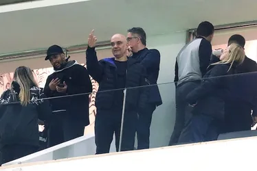 Imagem ilustrativa da imagem Não é só Alexandre de Moraes: veja outros corintianos famosos que frequentam a Neo Química Arena