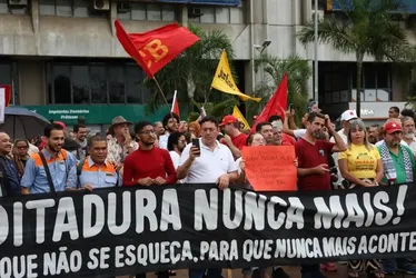 Imagem ilustrativa da imagem Número de autocracias supera o de democracias no mundo, diz estudo