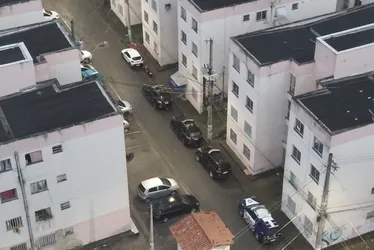 Imagem ilustrativa da imagem PF faz operação contra criminosos que agiam em conjunto residencial na Serra