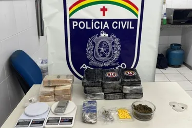 Imagem ilustrativa da imagem Polícia apreende R$ 500 mil em drogas no Jordão; havia cogumelos alucinógenos