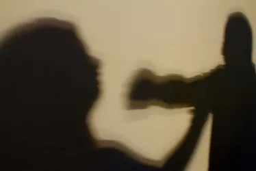 Imagem ilustrativa da imagem Por ser informante da polícia, adolescente é morta e ainda tem os seios arrancados