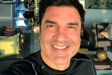 Imagem ilustrativa da imagem 'Próximos 7 dias serão delicados', diz equipe de Edu Guedes após cirurgia