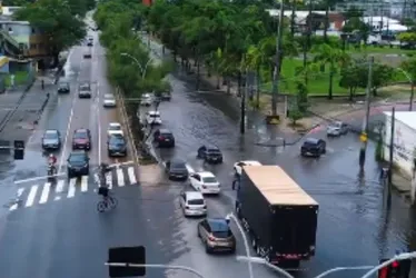 Imagem ilustrativa da imagem Risco de chuvas moderadas em 19 cidades de Pernambuco; alerta vai até quinta (10)